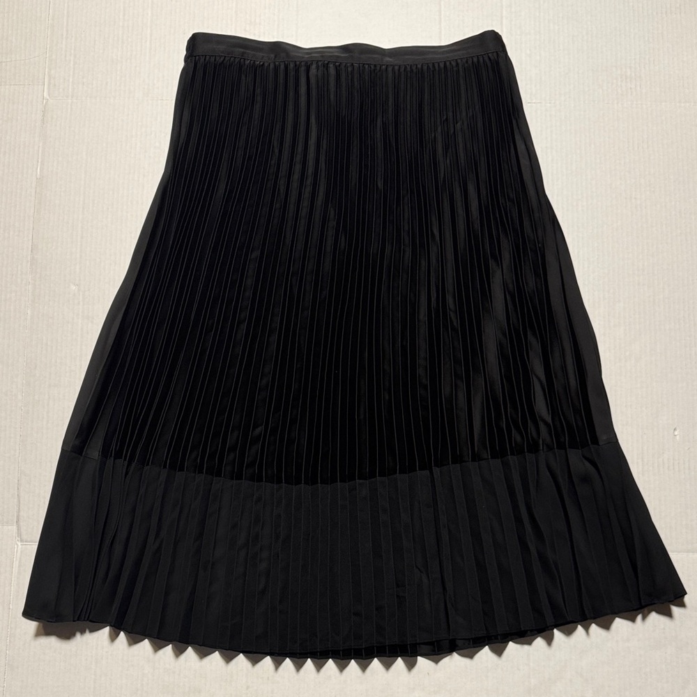 Black Pleated A-Line Midi Skirt - Picture 2 of 15